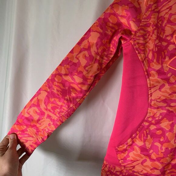 Under Armour Hoodie Girls Youth Medium Pink Orange Camo Pockets Pullover - Picture 3 of 9